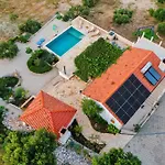 Villa Neda