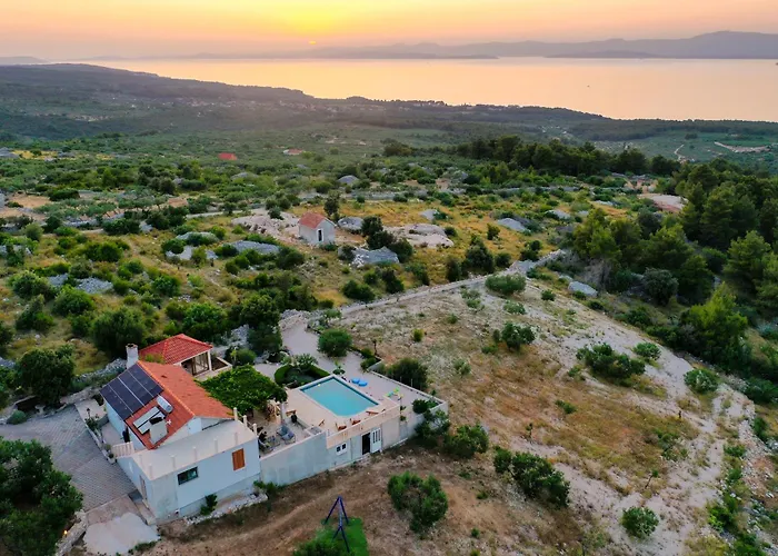 Neda Villa